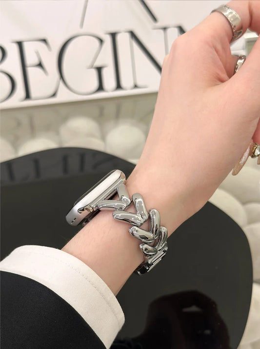 Love Heart Metal Strap For Apple Watch se 40mm Band 44mm 45 38 41 42 49mm Lady Bracelet For iWatch Series 9 Ultra 8 7 6 5 4 3